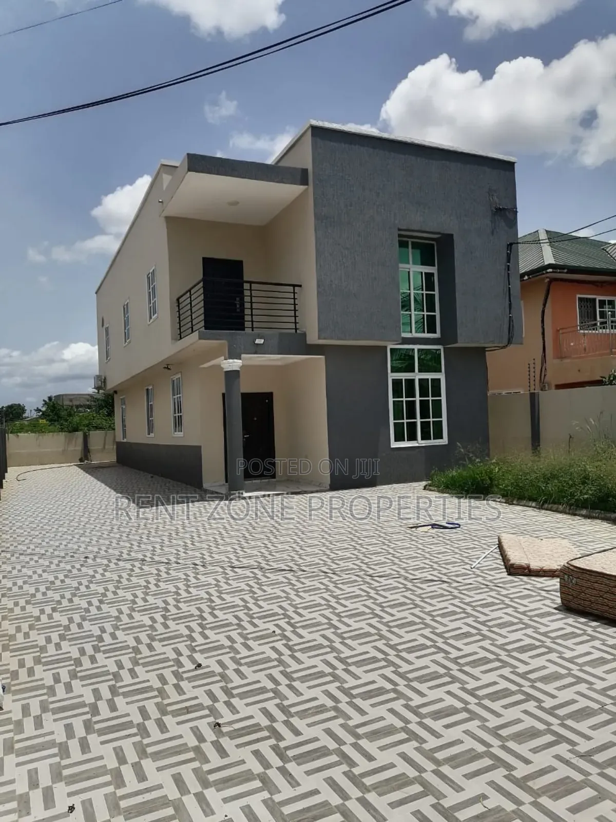 5bdrm Duplex in Ablekuma for rent