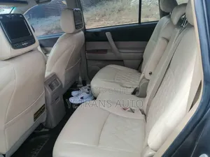 Toyota Highlander 2010 Silver