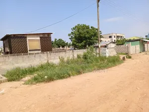 Prime Residential Land - Lakeside Com. 9