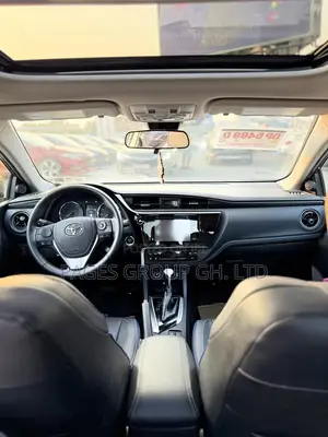 Toyota Corolla XSE (1.8L 4cyl 2A) 2019 Brown
