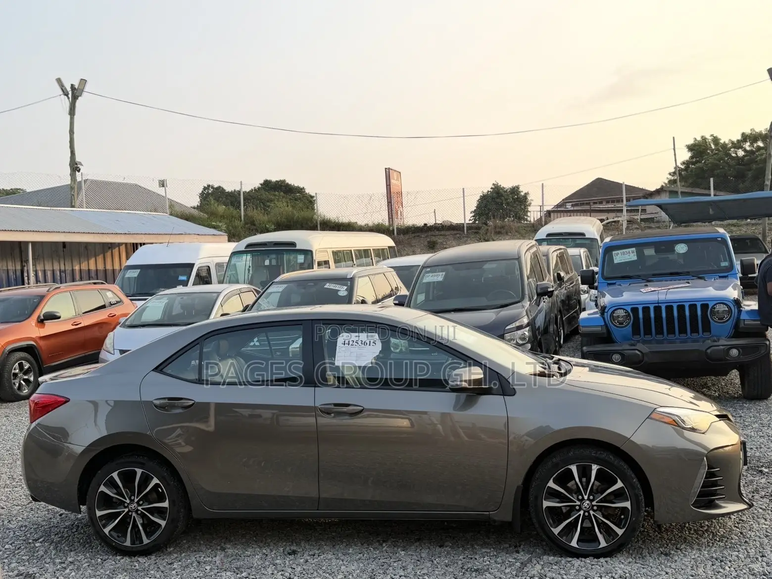 Toyota Corolla XSE (1.8L 4cyl 2A) 2019 Brown