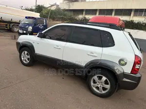 Hyundai Tucson Limited FWD 2009 White