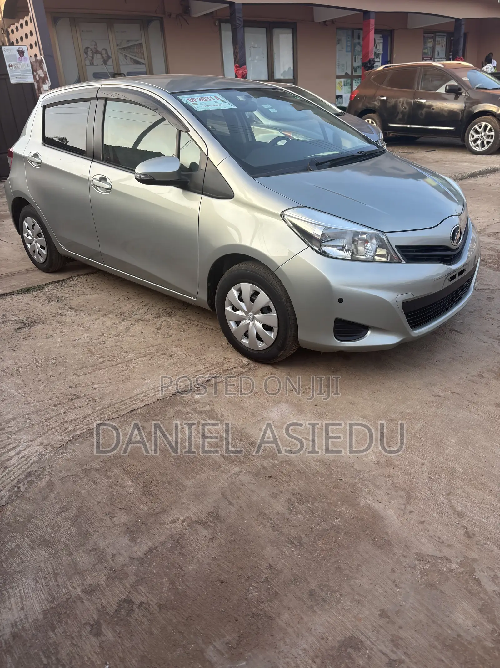 Toyota Vitz 1.3 AWD 3dr 2013 Green