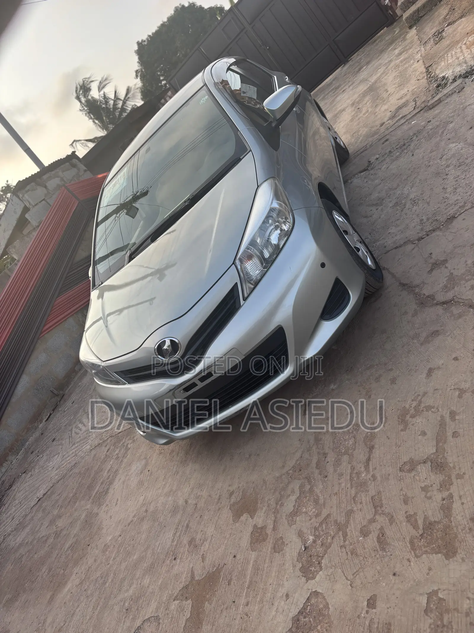 Toyota Vitz 1.3 AWD 3dr 2013 Green