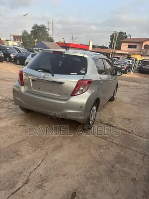 Toyota Vitz 1.3 AWD 3dr 2013 Green