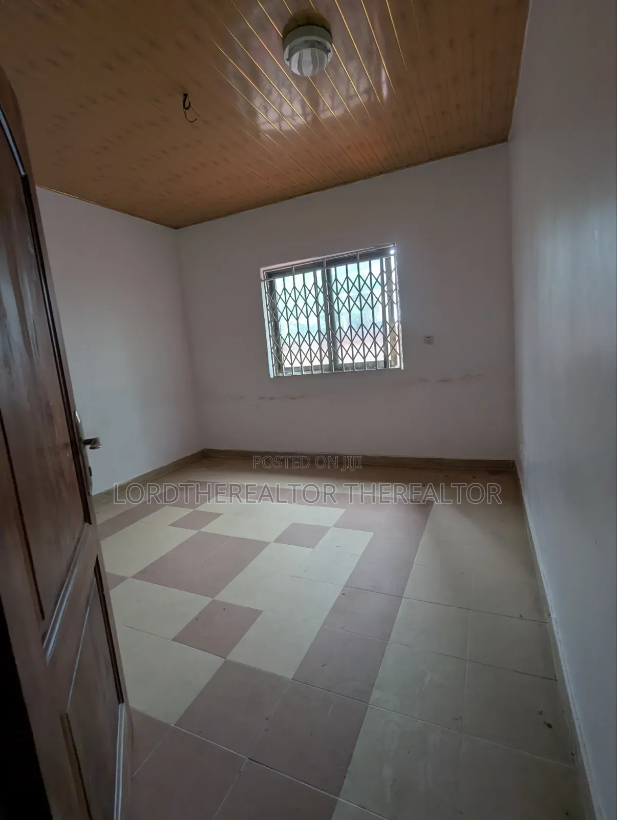 3bdrm Apartment in Pokuase for rent