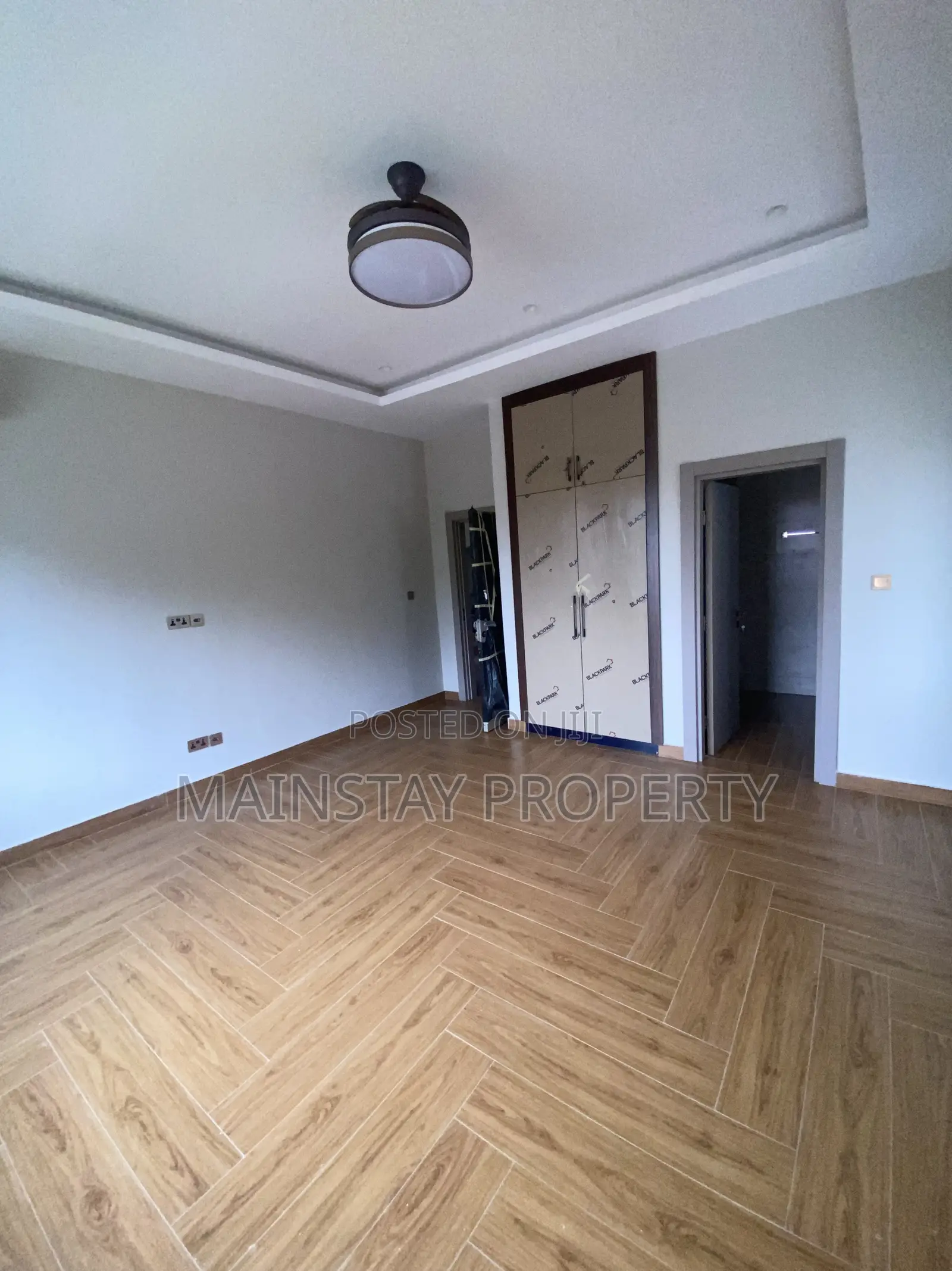 4bdrm Townhouse/Terrace in Mainstay Estates, Tseaddo for sale