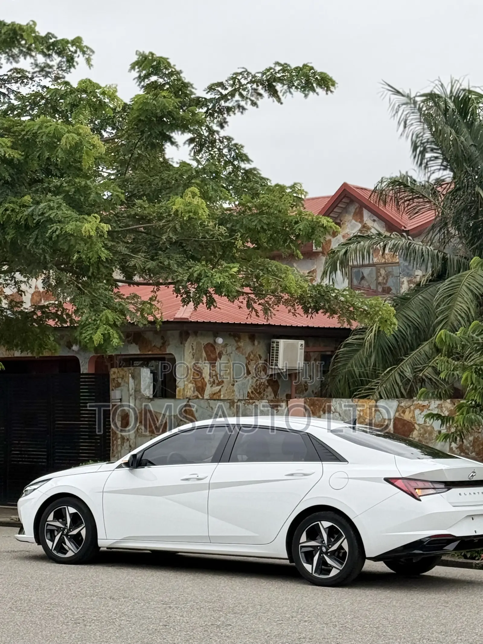 Hyundai Elantra Limited 2023 White