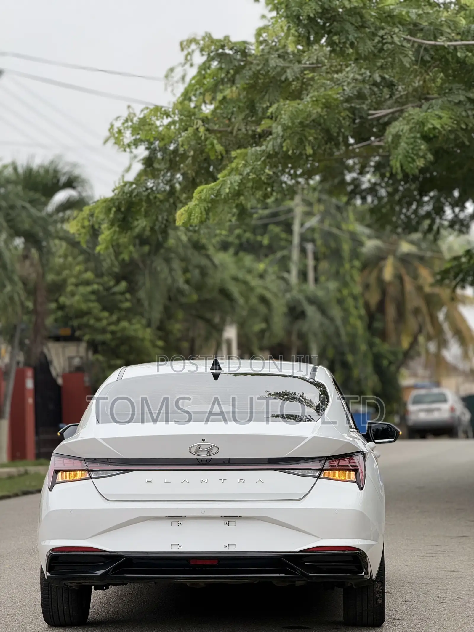 Hyundai Elantra Limited 2023 White