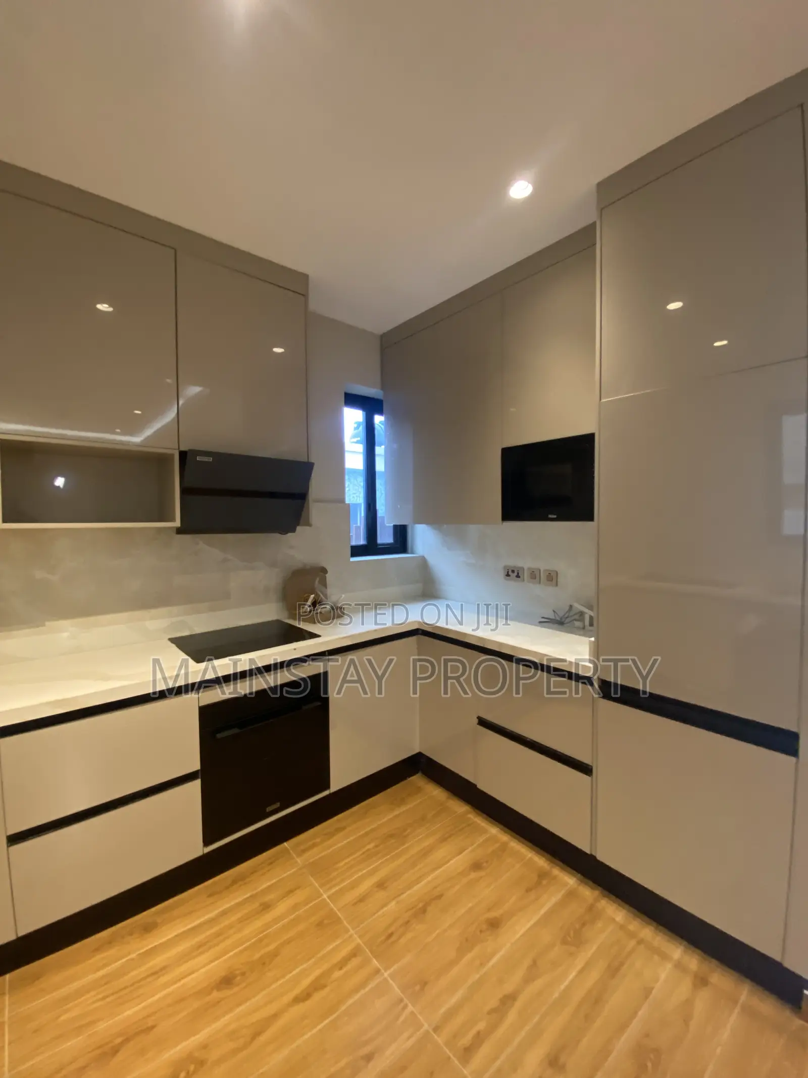 3bdrm Townhouse/Terrace in Mainstay Estates, Tseaddo for sale