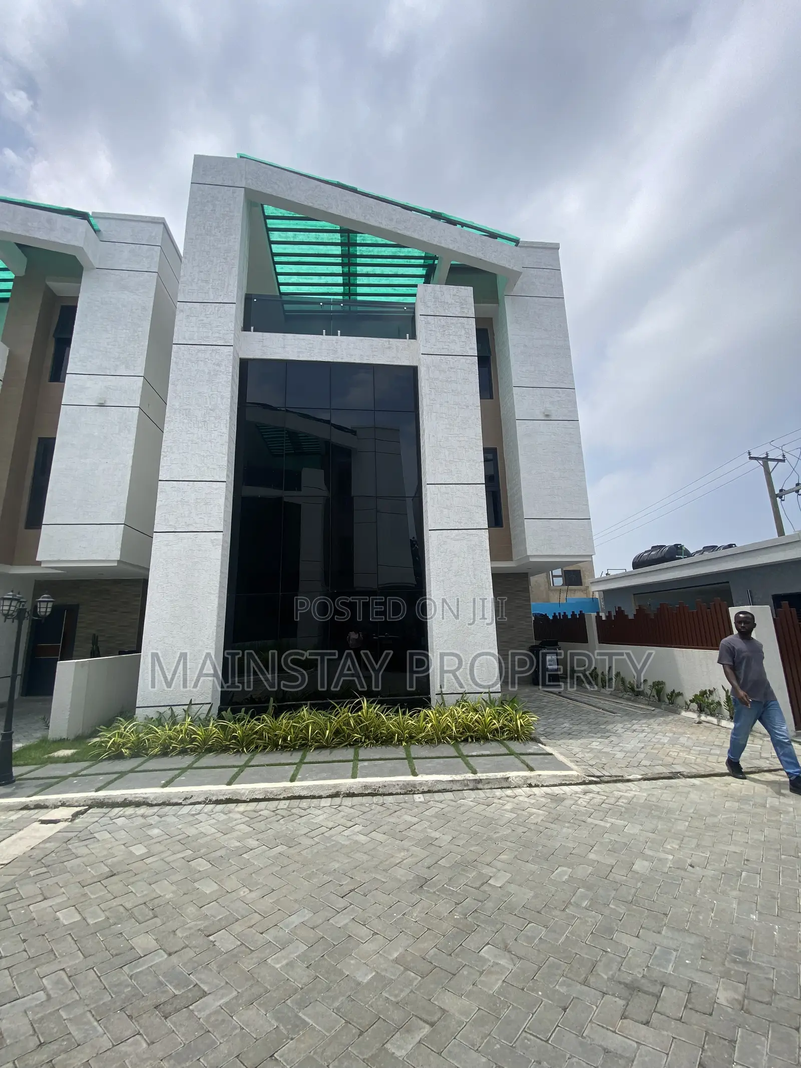 3bdrm Townhouse/Terrace in Mainstay Estates, Tseaddo for sale