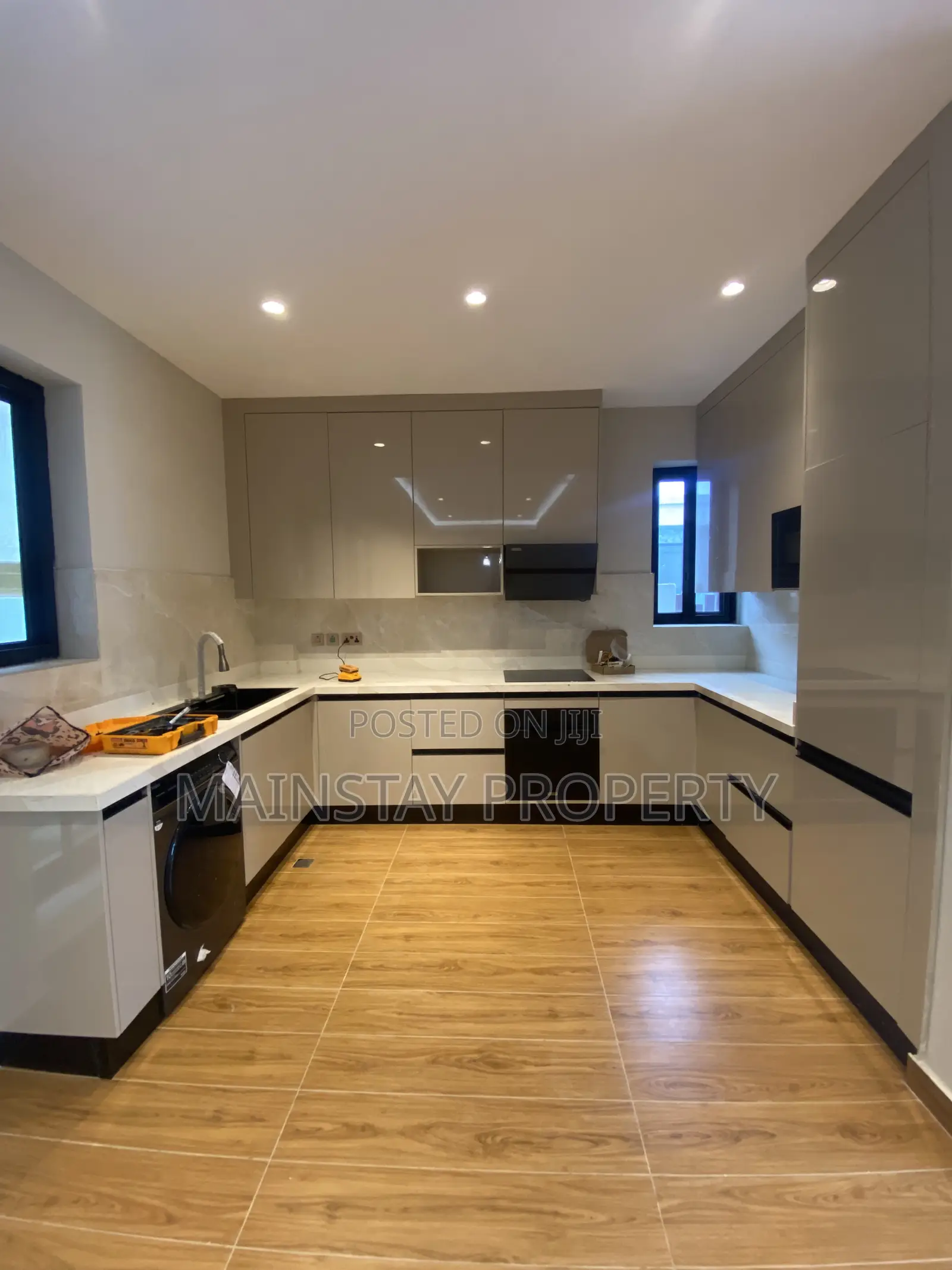 3bdrm Townhouse/Terrace in Mainstay Estates, Tseaddo for sale