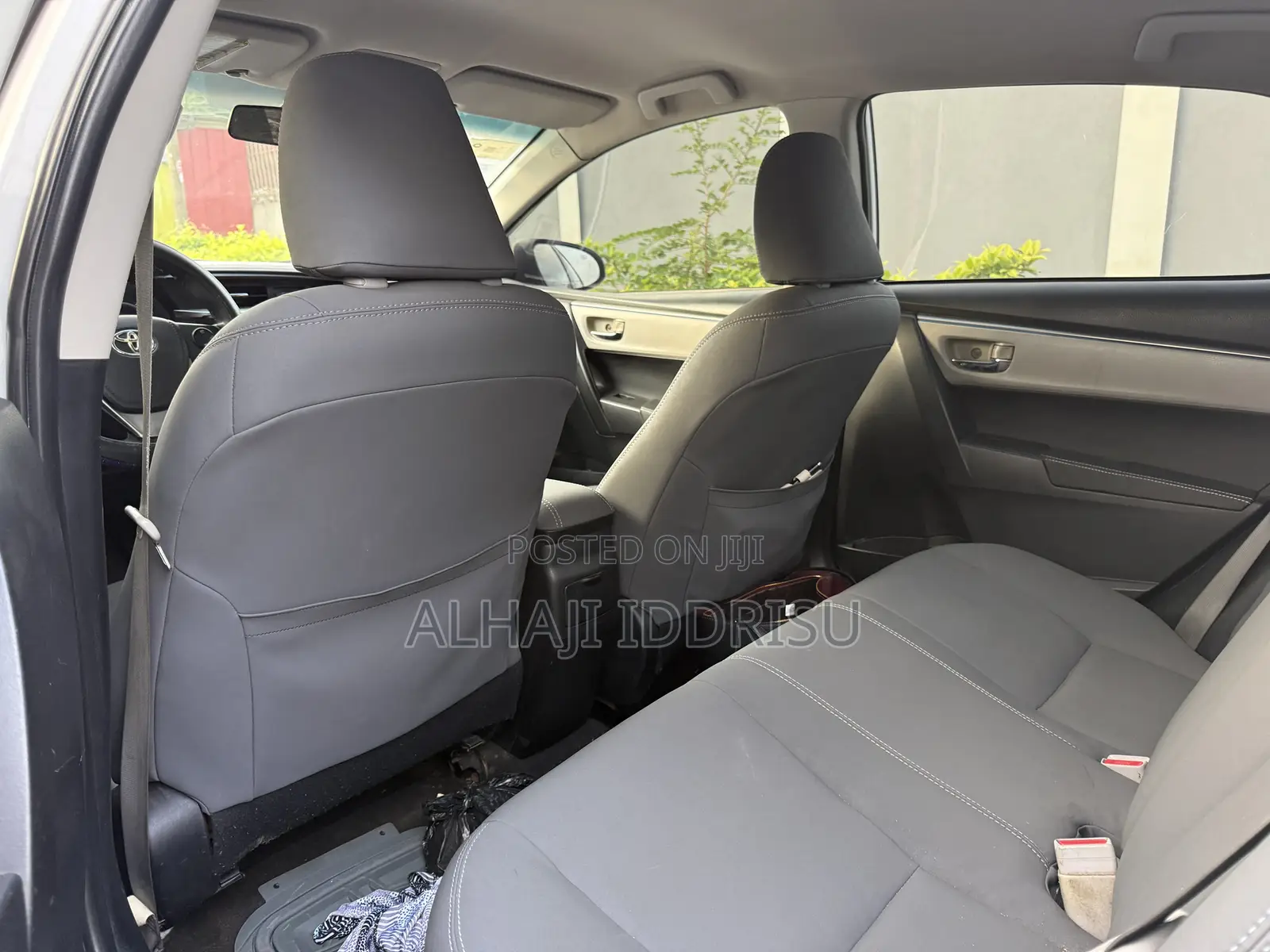 Toyota Corolla LE 4dr Sedan (1.8L 4cyl CVT) 2014 White