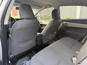 Toyota Corolla LE 4dr Sedan (1.8L 4cyl CVT) 2014 White
