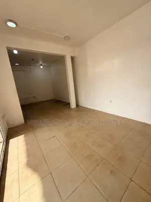 Double Downstairs Shop/Store/Office Space/Showroom/Warehouse,spintex