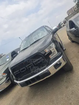 Ford F-150 Lariat 4dr SuperCrew 4WD 5.5 ft. SB (2.7L 6cyl Turbo 6A)