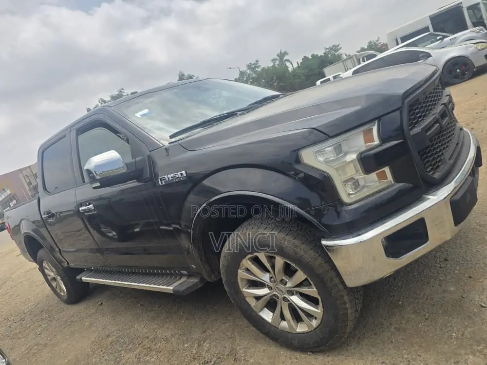 Ford F-150 Lariat 4dr SuperCrew 4WD 5.5 ft. SB (2.7L 6cyl Turbo 6A)