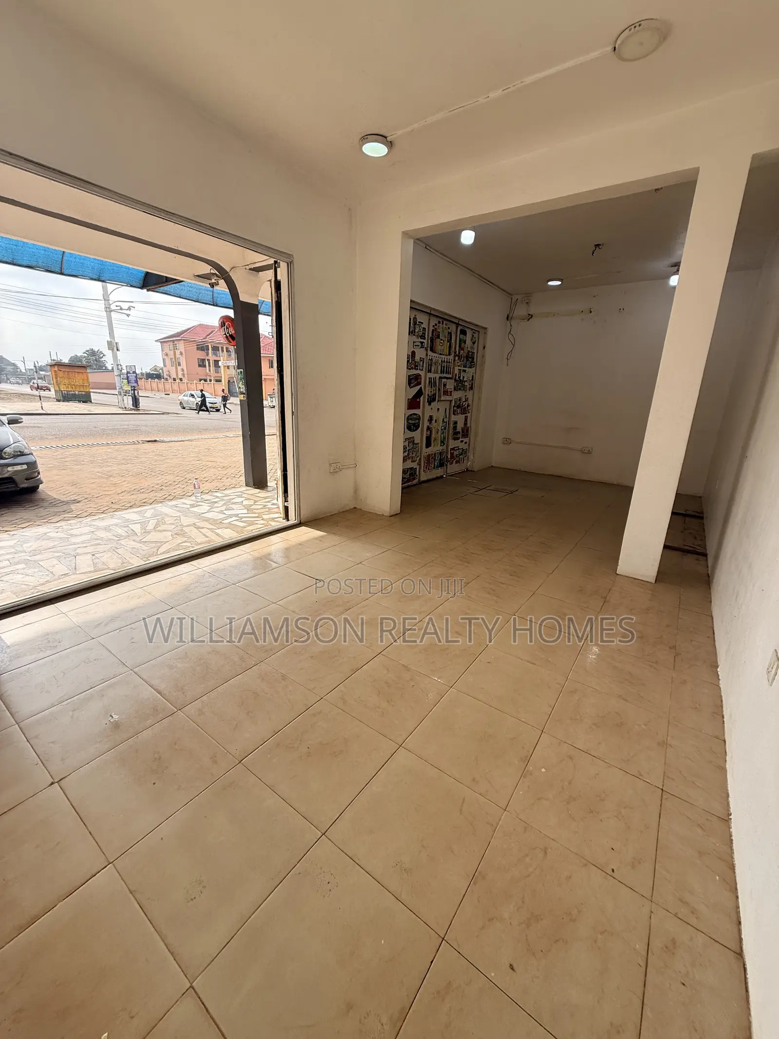 Double Downstairs Shop/Store/Office Space/Showroom/Warehouse,spintex