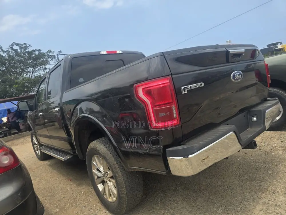 Ford F-150 Lariat 4dr SuperCrew 4WD 5.5 ft. SB (2.7L 6cyl Turbo 6A)