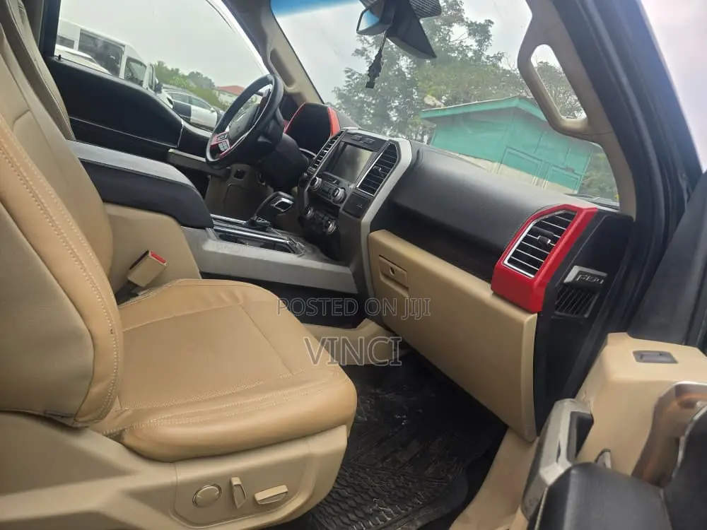 Ford F-150 Lariat 4dr SuperCrew 4WD 5.5 ft. SB (2.7L 6cyl Turbo 6A)