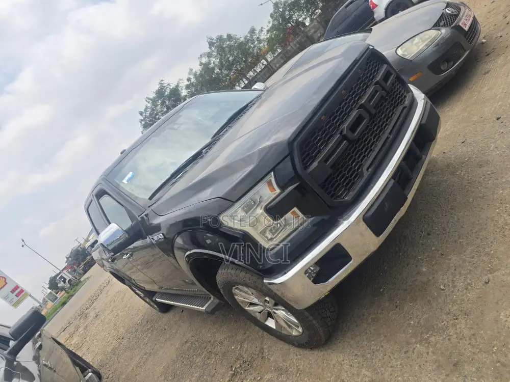 Ford F-150 Lariat 4dr SuperCrew 4WD 5.5 ft. SB (2.7L 6cyl Turbo 6A)