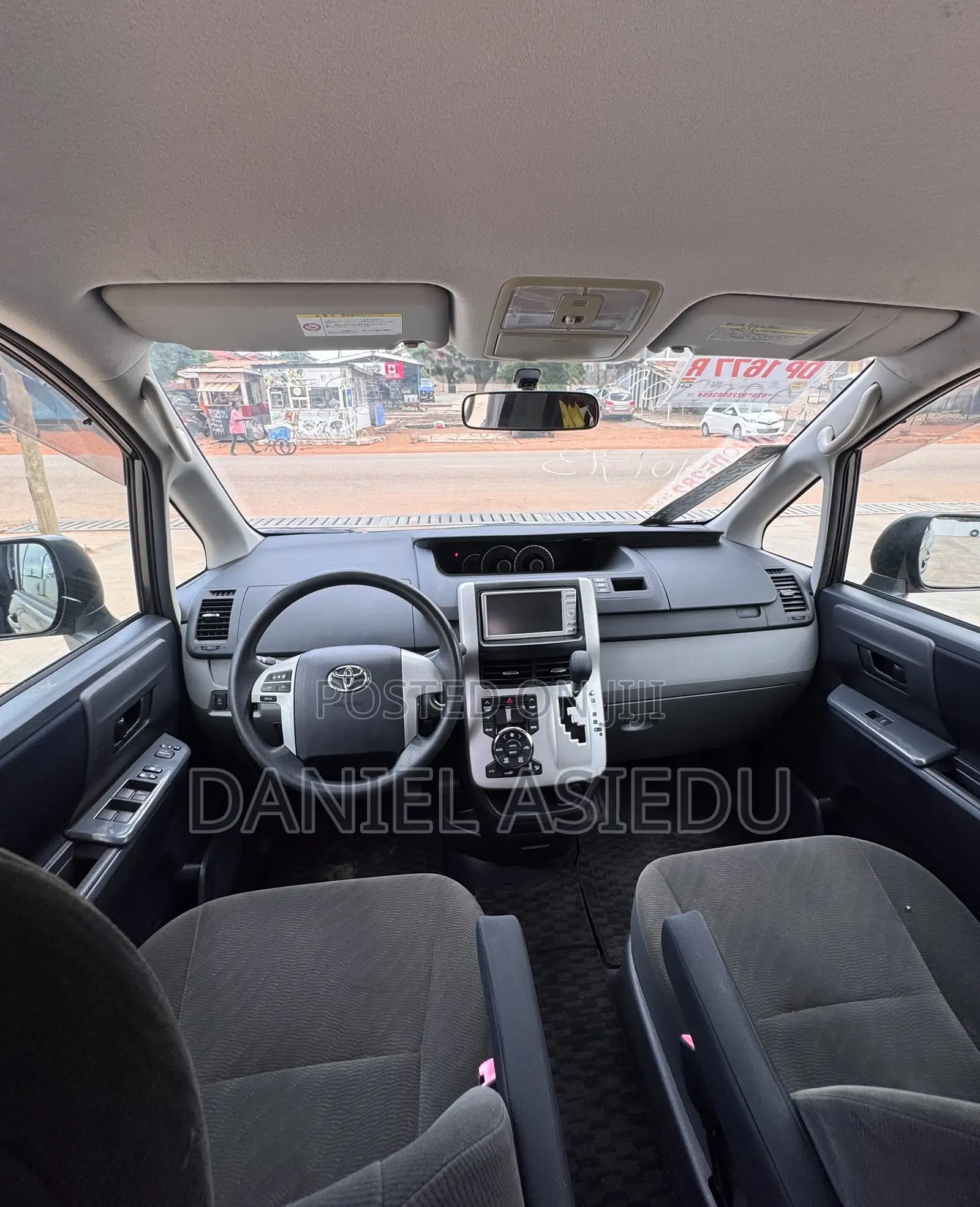 Toyota Voxy X 2WD 8-Seater 2013 Gray