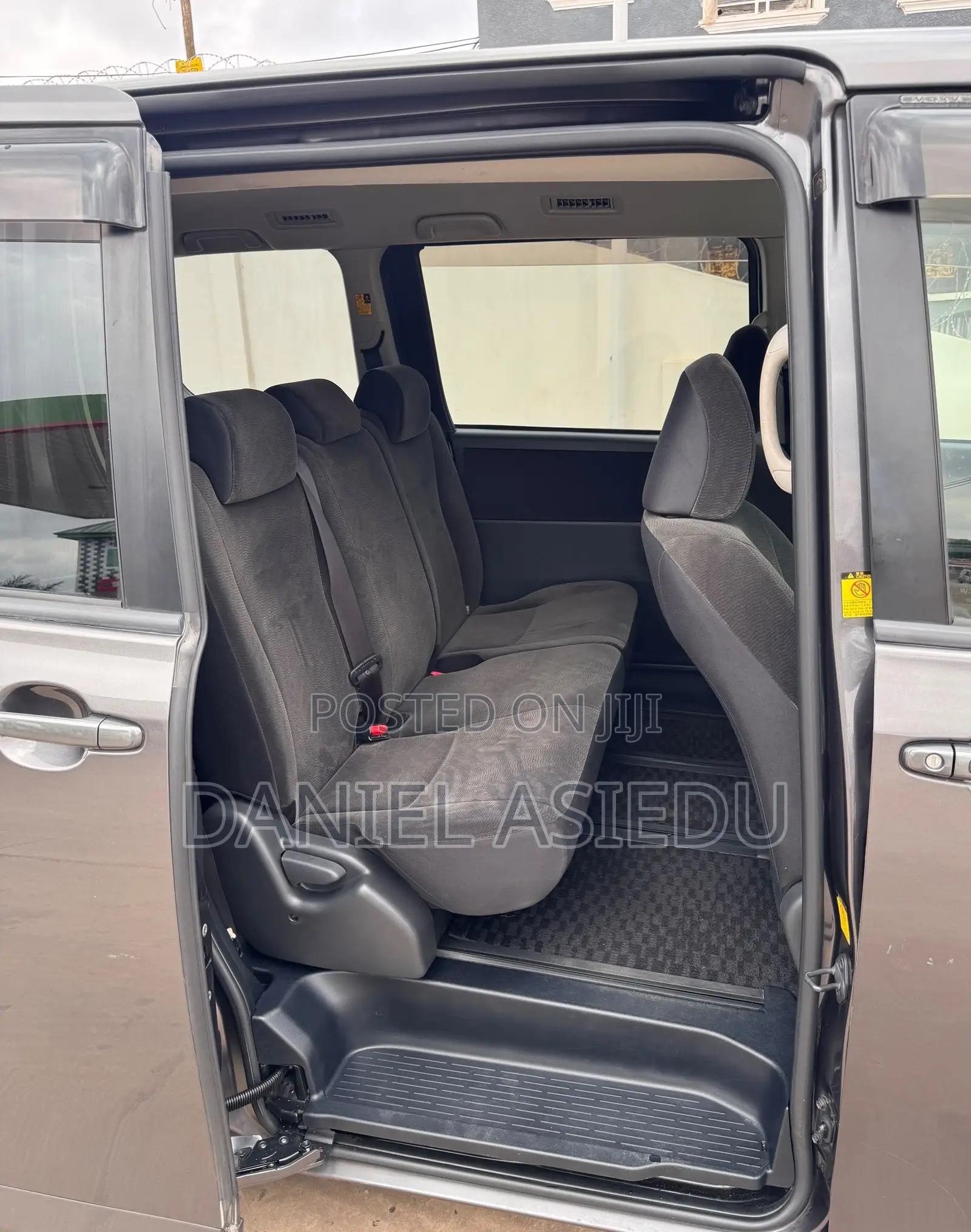 Toyota Voxy X 2WD 8-Seater 2013 Gray