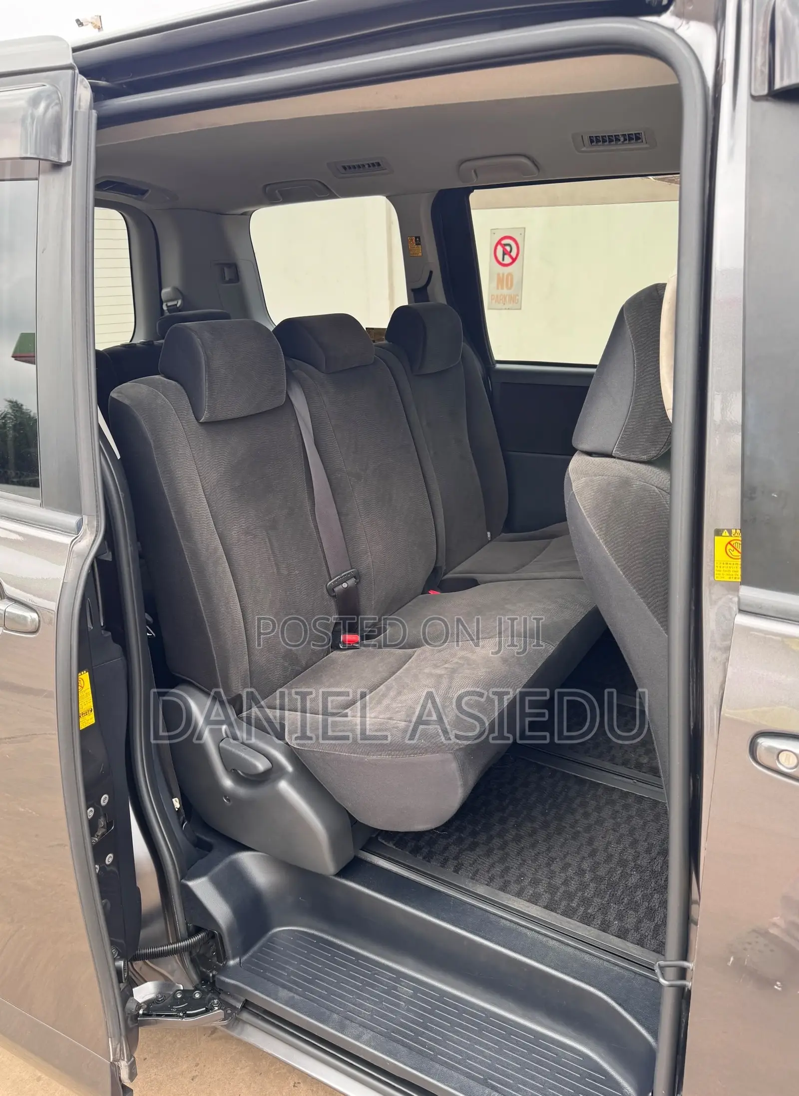 Toyota Voxy X 2WD 8-Seater 2013 Gray