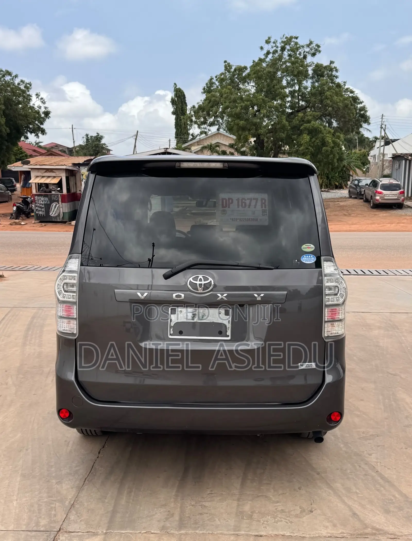 Toyota Voxy X 2WD 8-Seater 2013 Gray
