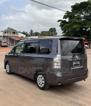 Toyota Voxy X 2WD 8-Seater 2013 Gray