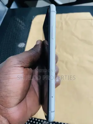 Apple iPhone XR 128 GB White