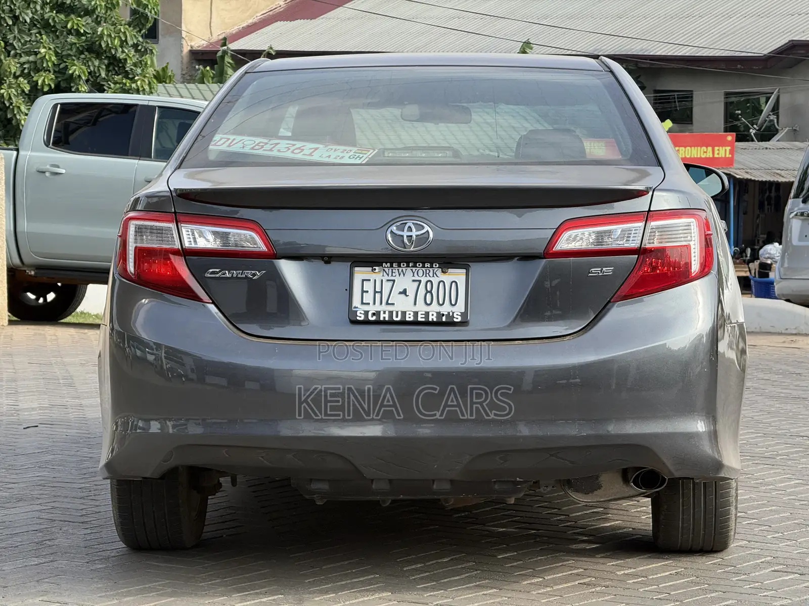 Toyota Camry SE 4dr Sedan (2.5L 4cyl 6A) 2014 Gray