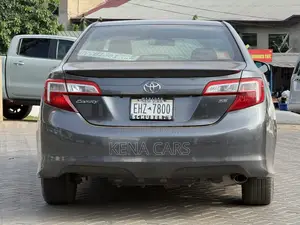 Toyota Camry SE 4dr Sedan (2.5L 4cyl 6A) 2014 Gray