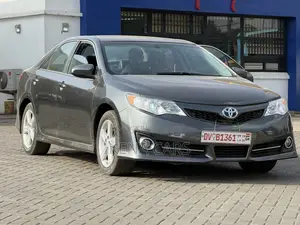 Toyota Camry SE 4dr Sedan (2.5L 4cyl 6A) 2014 Gray
