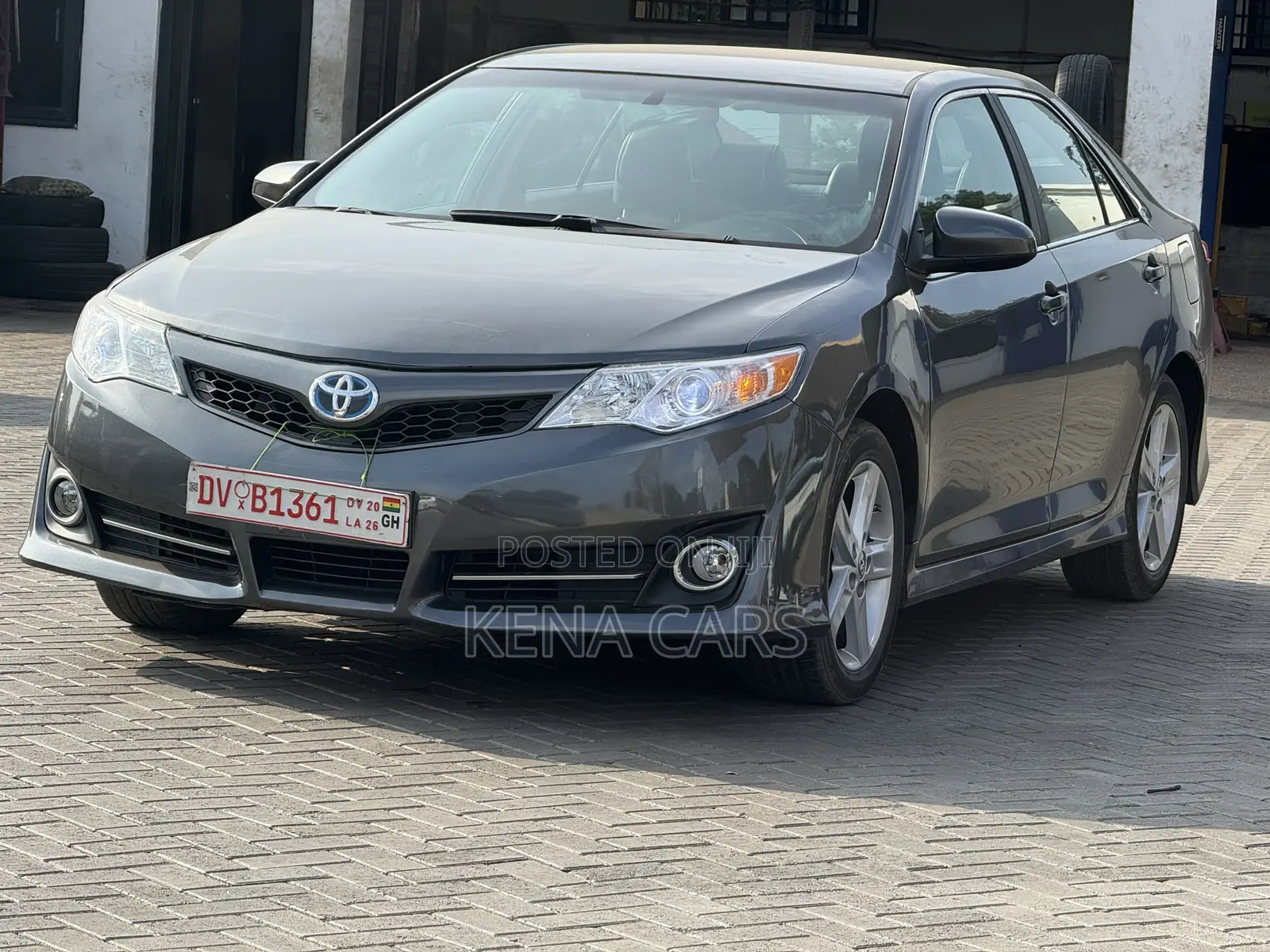 Toyota Camry SE 4dr Sedan (2.5L 4cyl 6A) 2014 Gray
