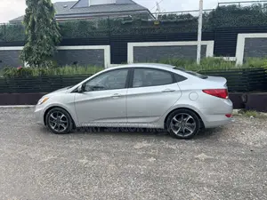 Hyundai Accent GLS 4dr Sedan (1.6L 4cyl 6M) 2015 Silver
