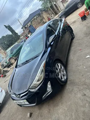 Hyundai Elantra Limited Sedan FWD (1.8L 4cyl 6A) 2013 Black