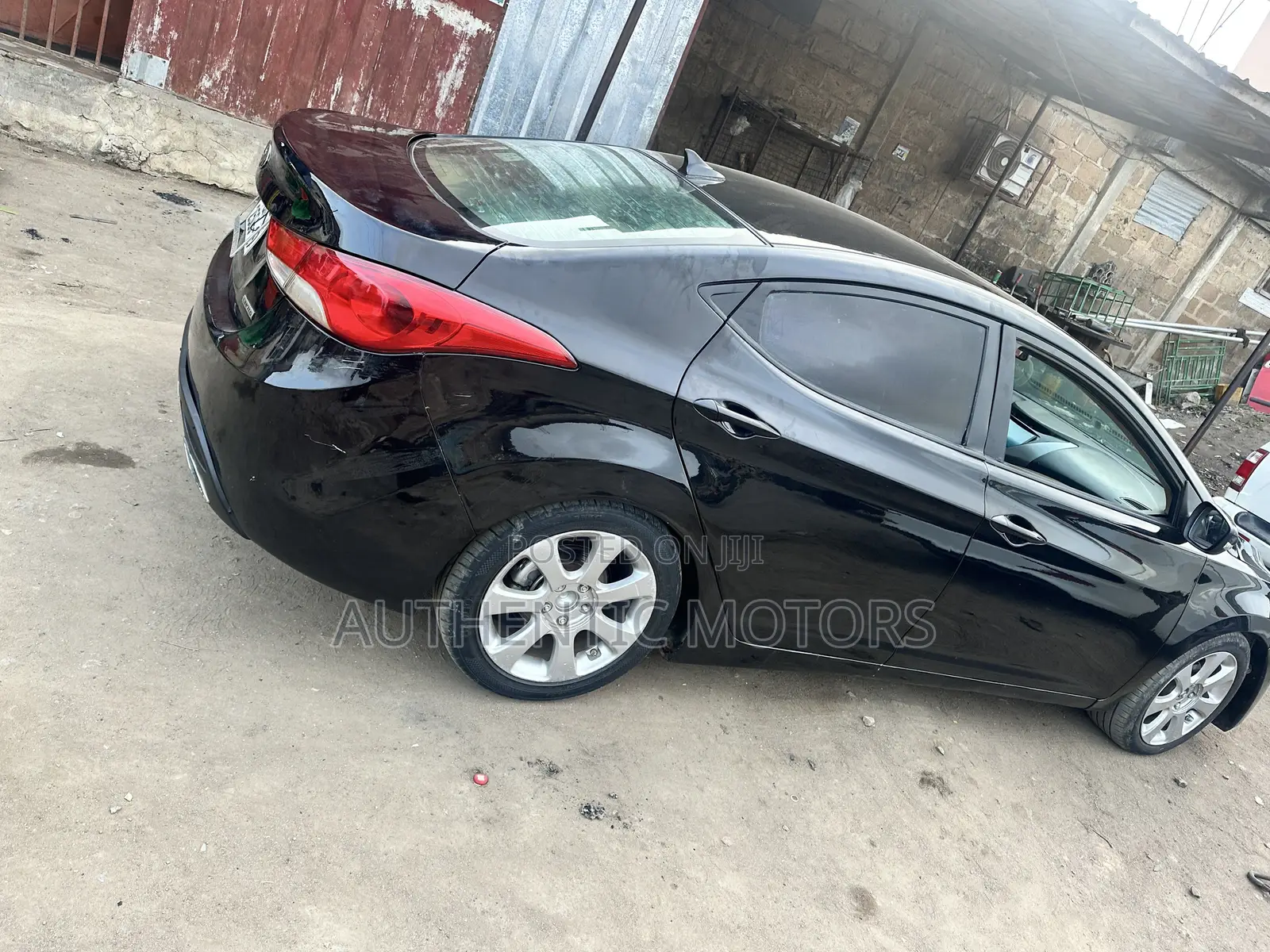 Hyundai Elantra Limited Sedan FWD (1.8L 4cyl 6A) 2013 Black