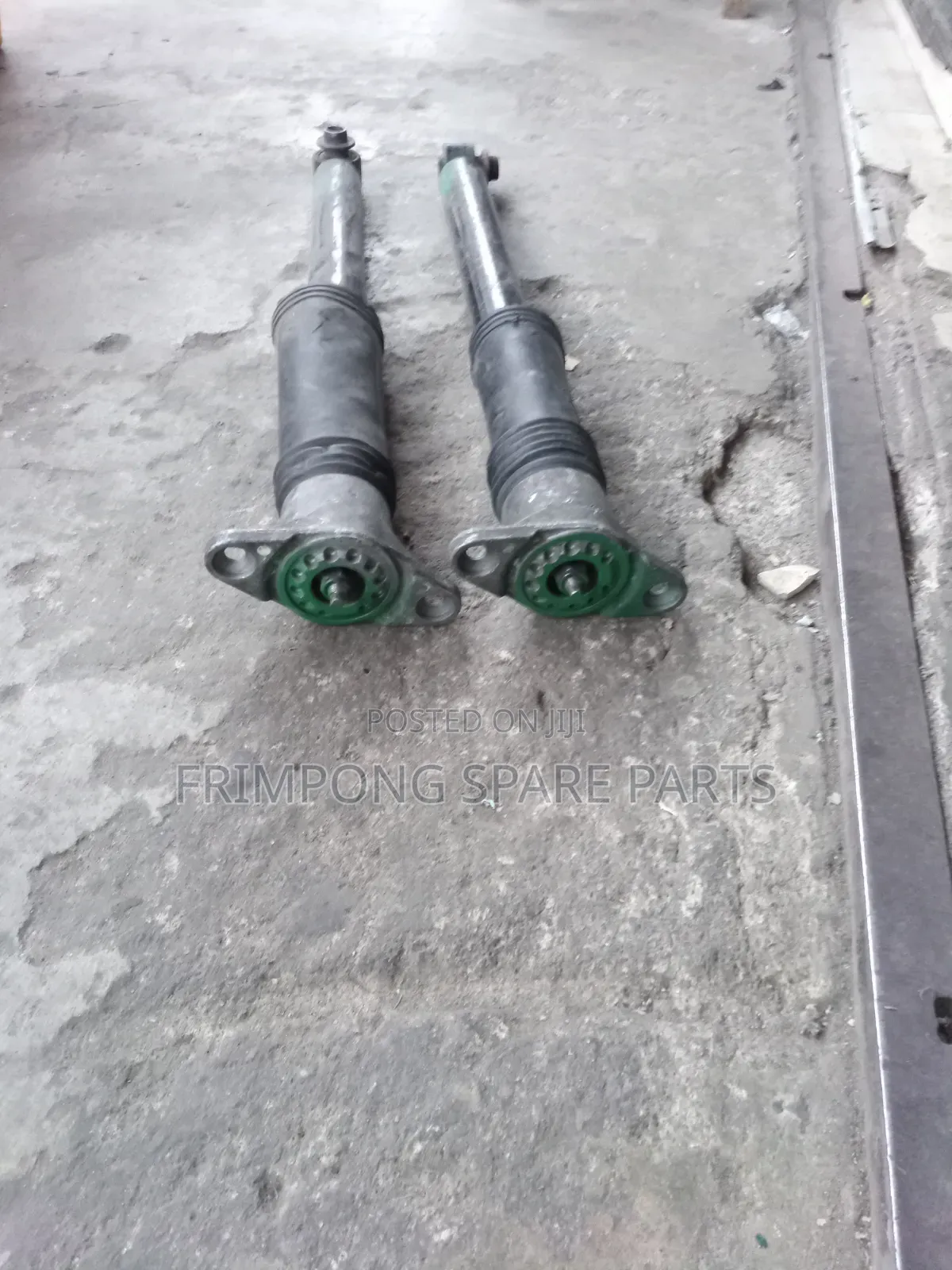 Hyundai Genesis 2014 Back Shocks Absorbers