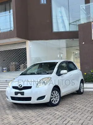 Toyota Vitz 1.5 FWD 3dr 2010 White