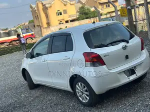 Toyota Vitz 1.5 FWD 3dr 2010 White