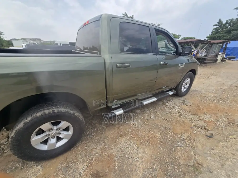 RAM 1500 2021 Green