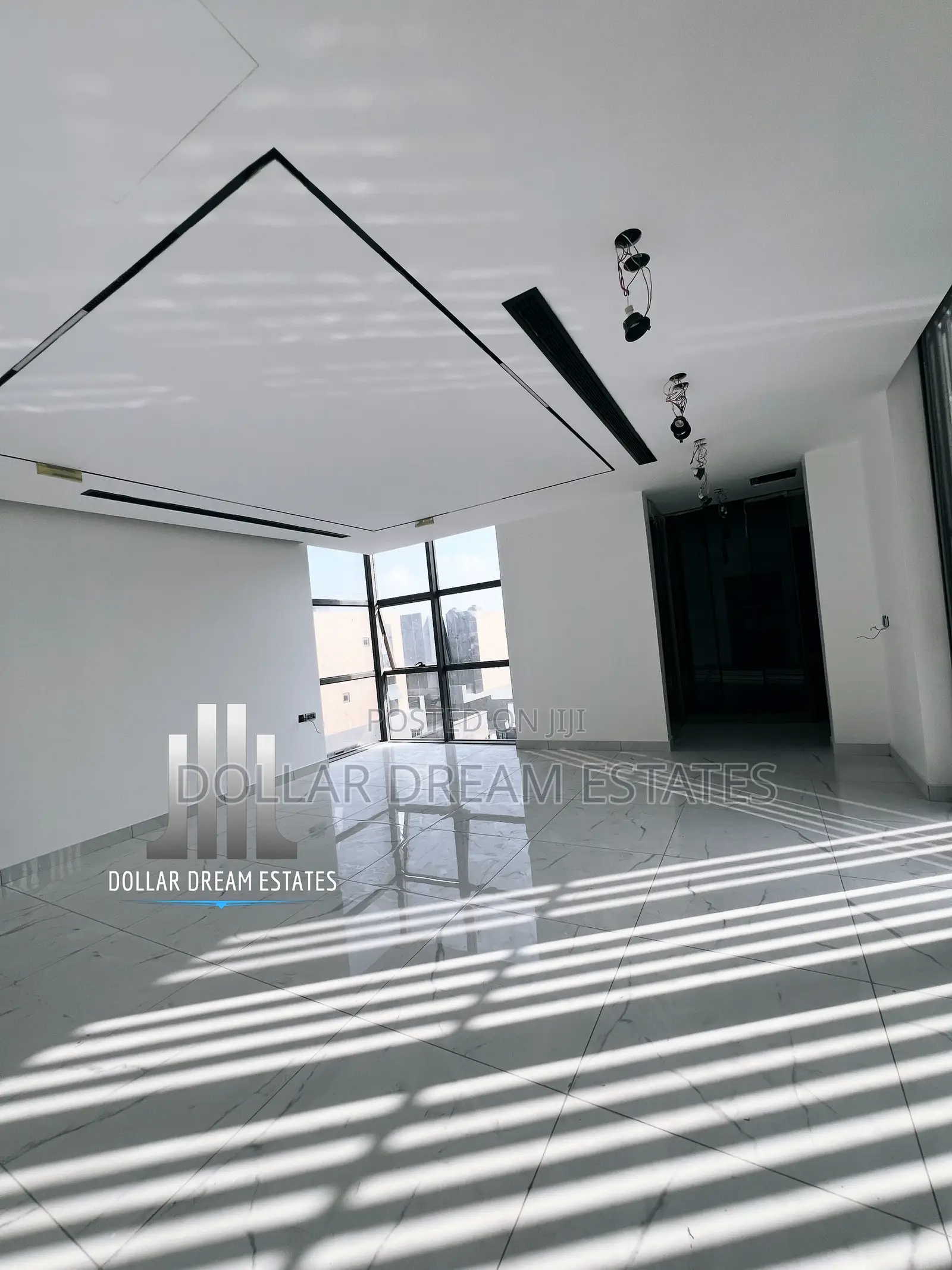 4bdrm Townhouse/Terrace in Dzorwulu for sale