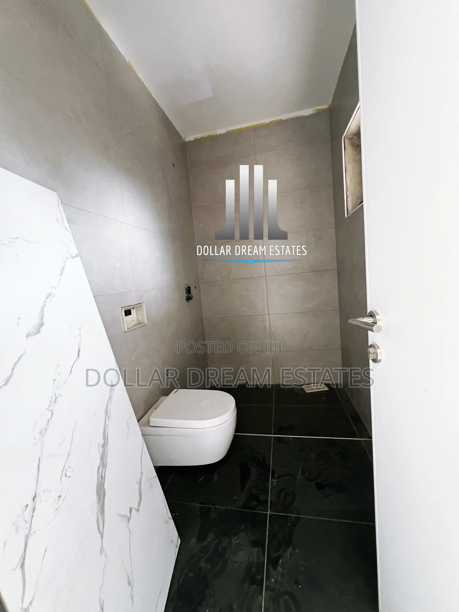 4bdrm Townhouse/Terrace in Dzorwulu for sale