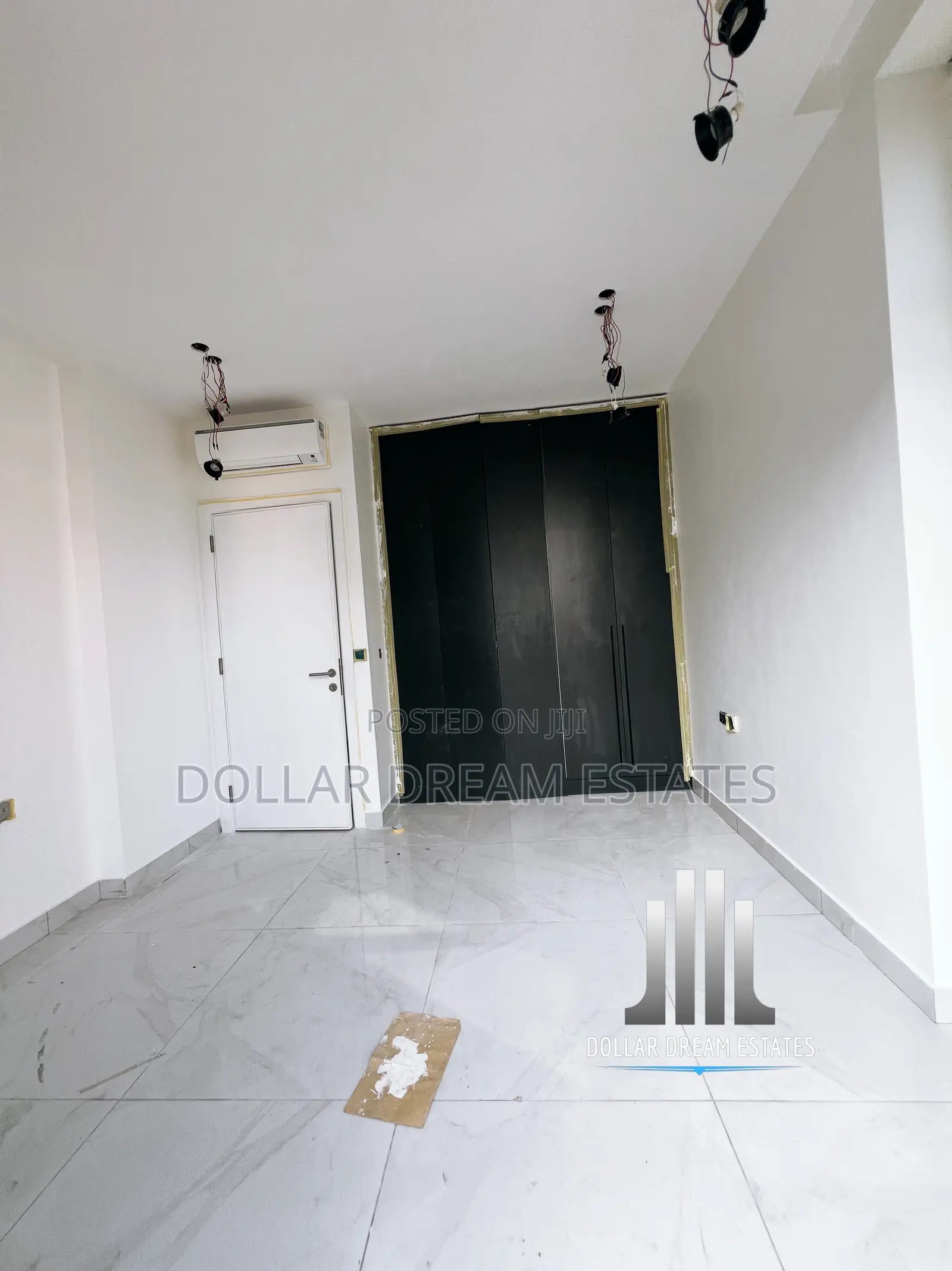 4bdrm Townhouse/Terrace in Dzorwulu for sale