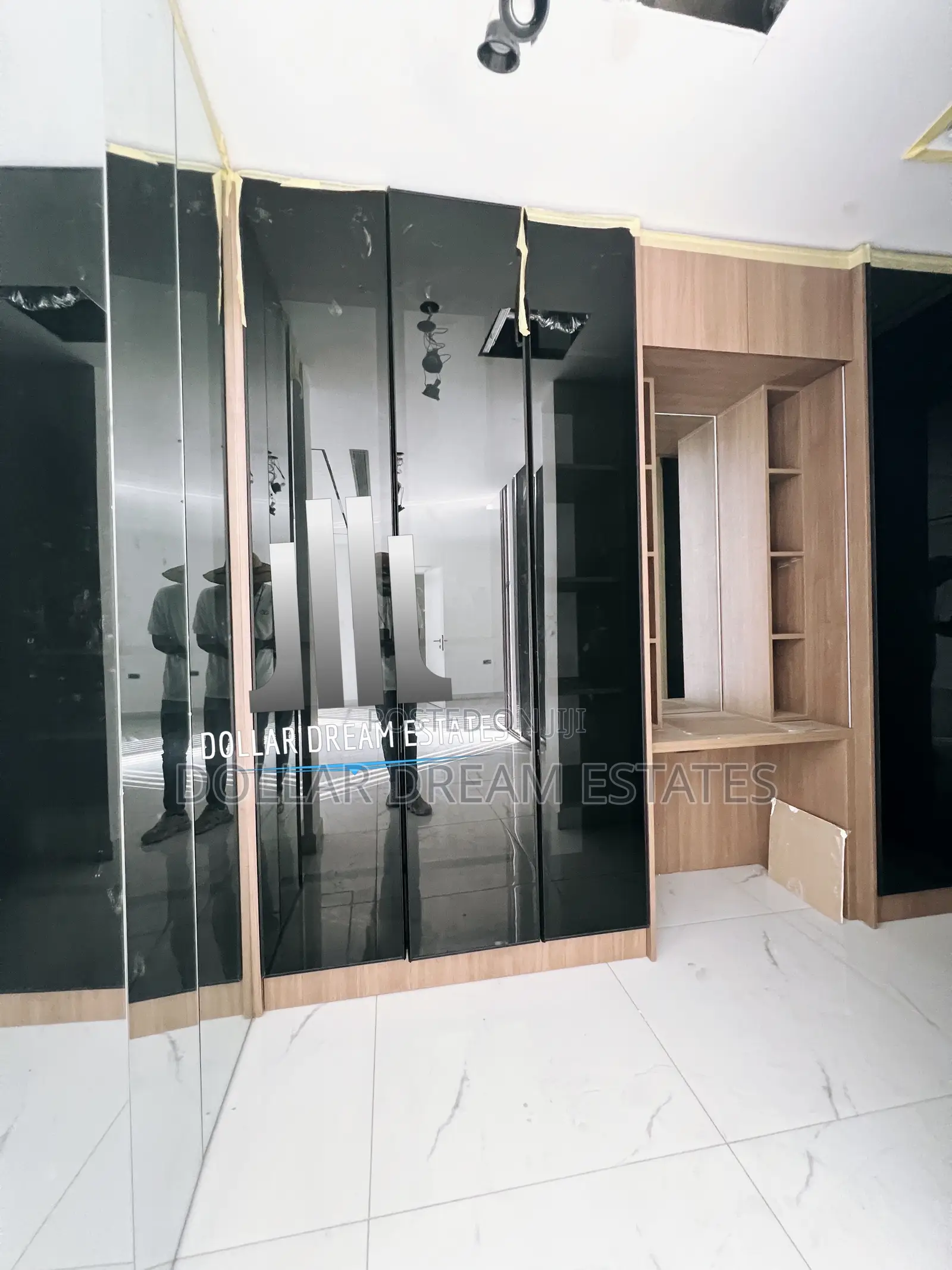 4bdrm Townhouse/Terrace in Dzorwulu for sale