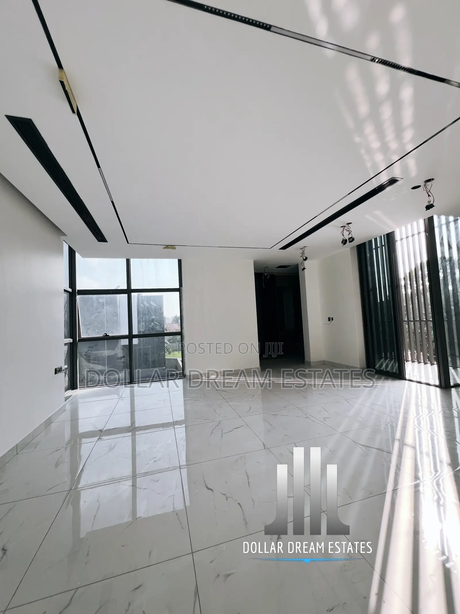 4bdrm Townhouse/Terrace in Dzorwulu for sale