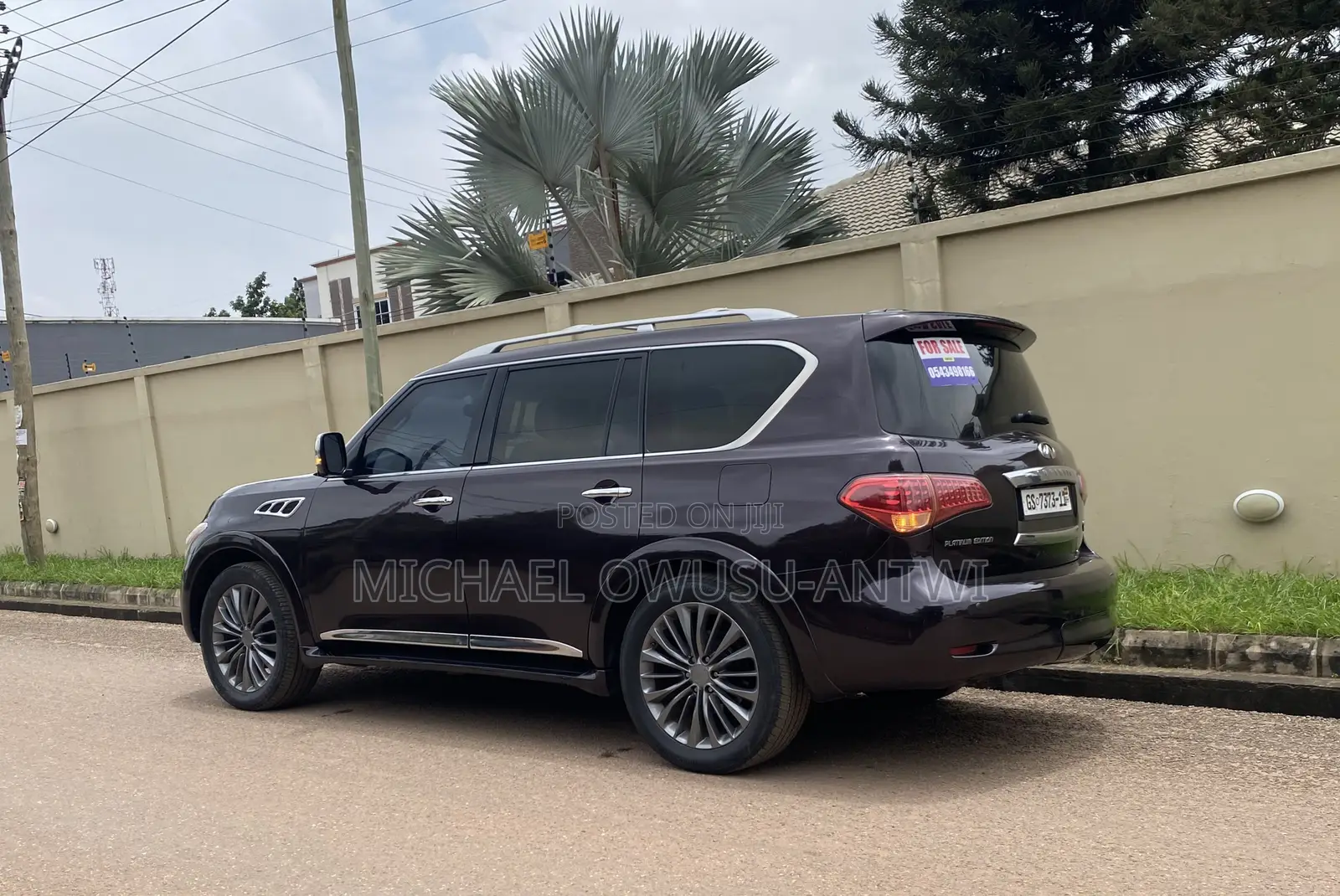 Infiniti QX56 2012 Maroon