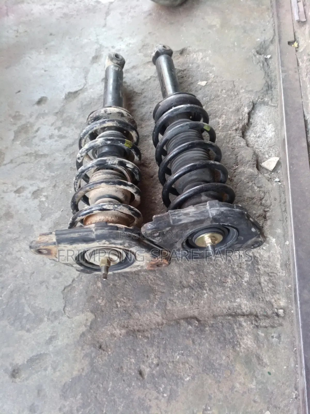 Nissan Sentra 2004 Back Absorbers
