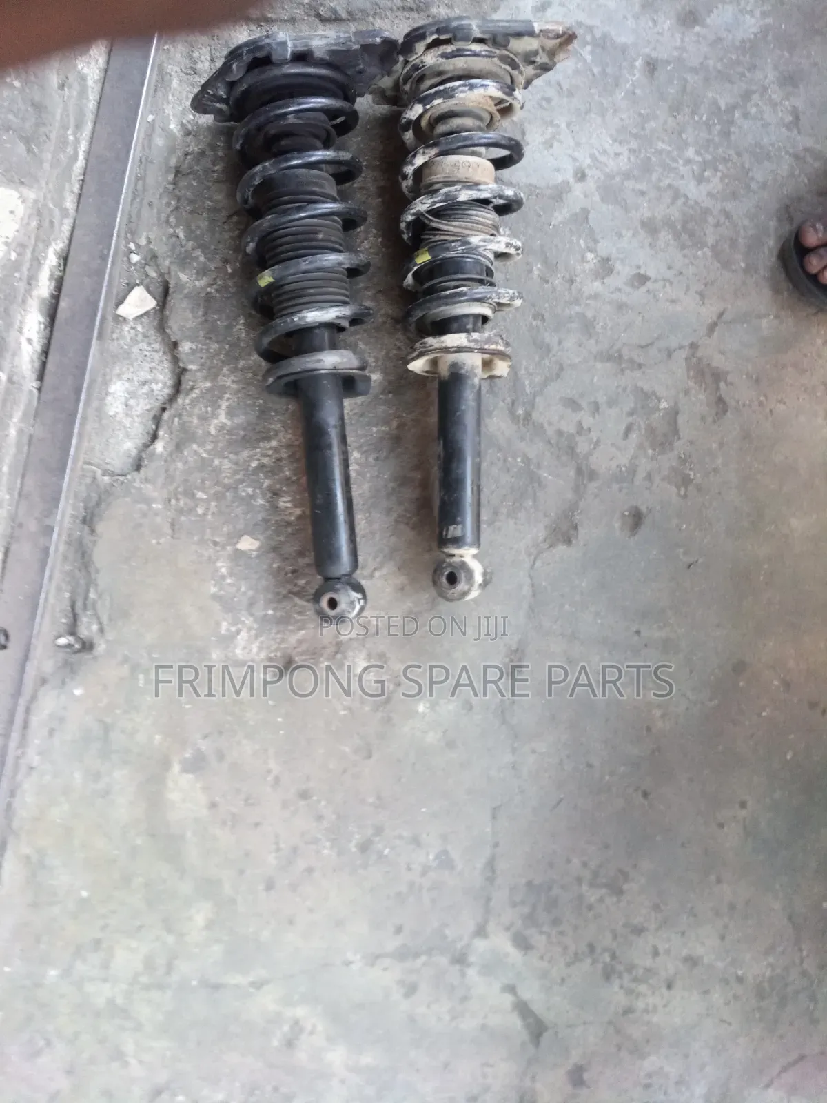 Nissan Sentra 2004 Back Absorbers
